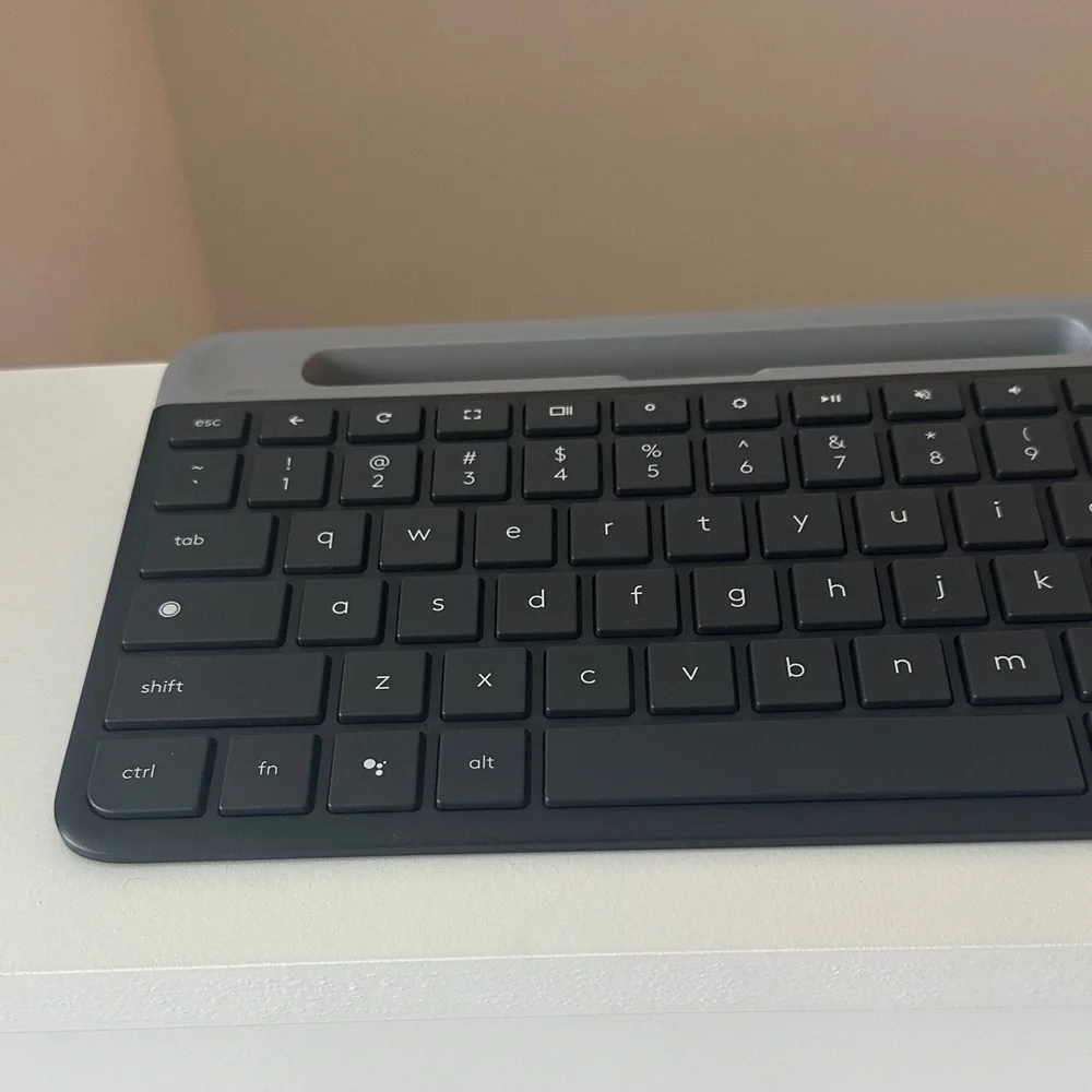 Logitech Slim Wireless Keyboard - Black and Gray